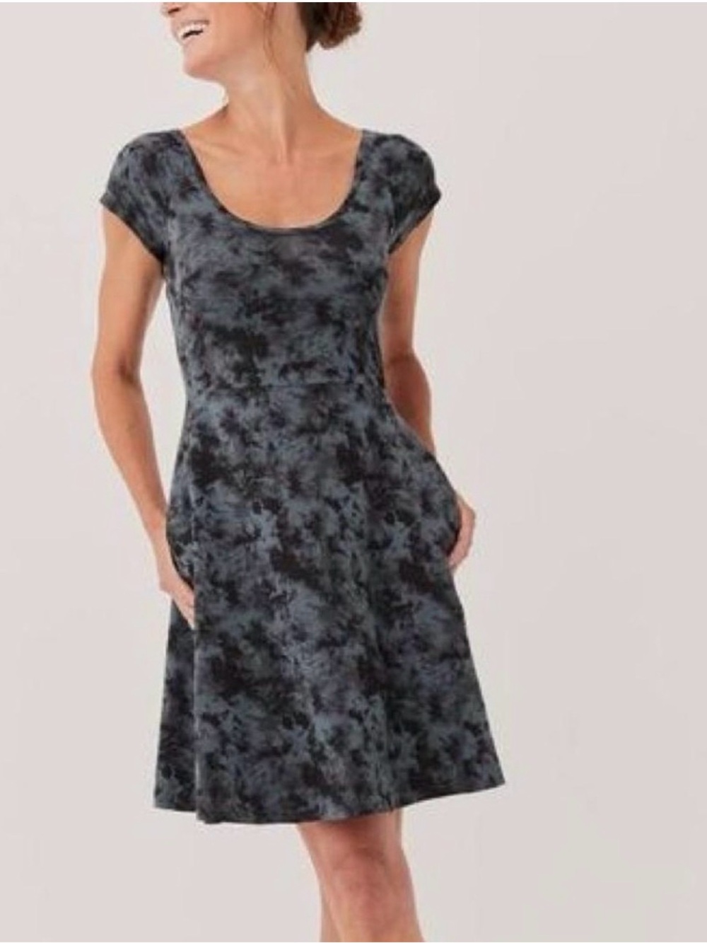 Women’s Gray Tie-Dye Scoop Neck A-Line Dress